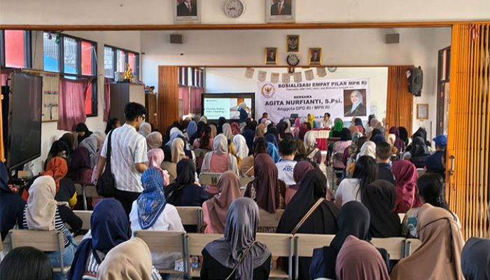 Agita Nurfianti Sosialisasikan Empat Pilar MPR RI kepada Orang Tua dan Siswa SDN 063 Kebon Gedang Bandung