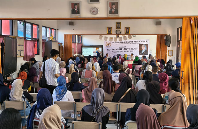 Agita Nurfianti Sosialisasikan Empat Pilar MPR RI kepada Orang Tua dan Siswa SDN 063 Kebon Gedang Bandung